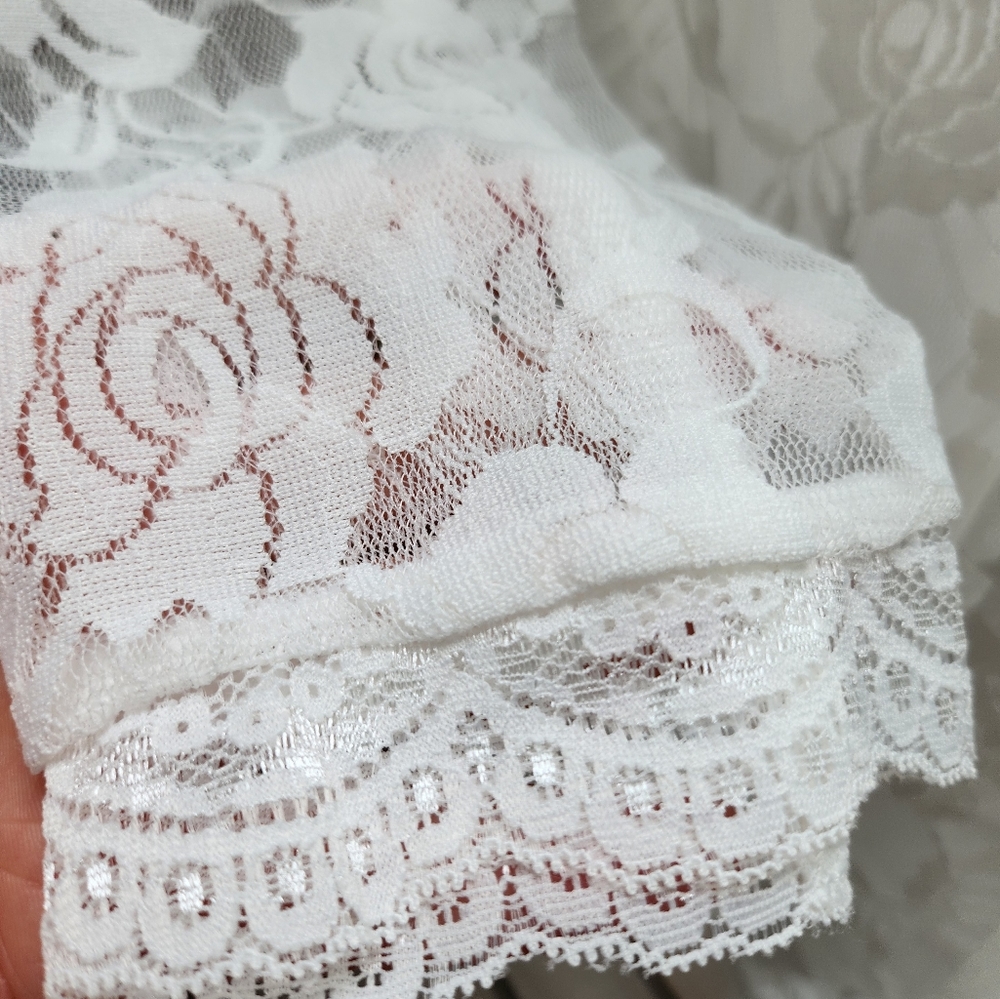 Lace dress. Long sleeve. Short. - Picture 4 of 13